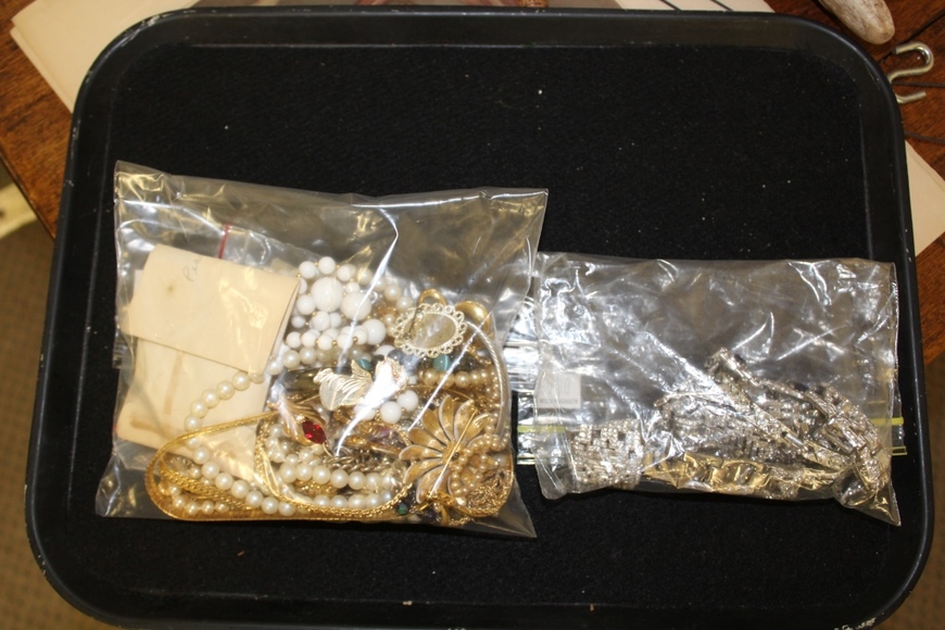 Image for Gallery/Estate and Vehicle Auction: 6-28-18