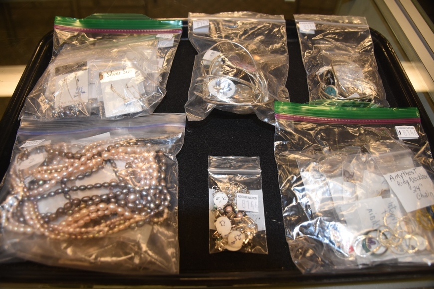 Image for Gallery/Estate and Vehicle Auction: 6-28-18