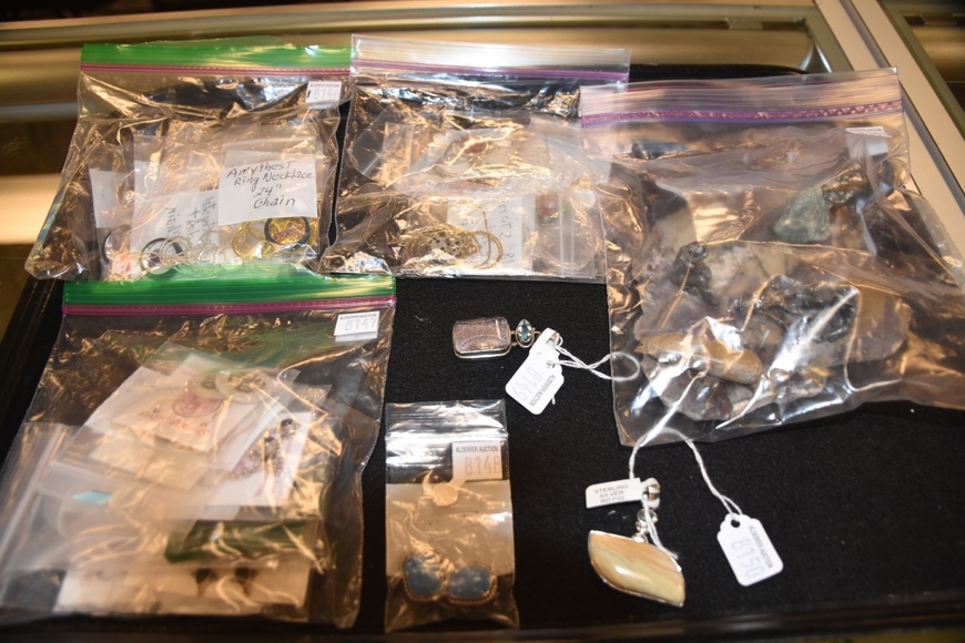 Image for Gallery/Estate and Vehicle Auction: 6-28-18