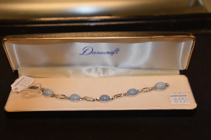 Image for Gallery/Estate and Vehicle Auction: 6-28-18