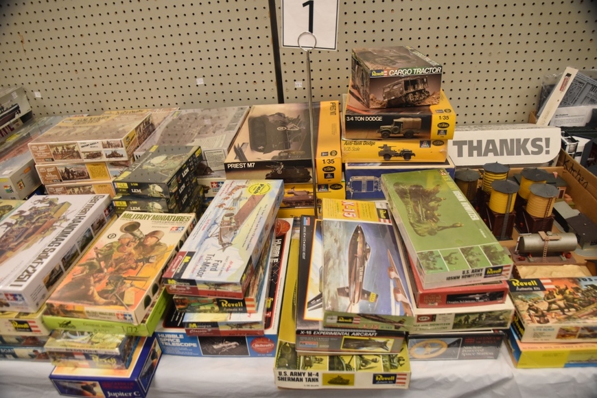 Image for Gallery/Estate and Vehicle Auction: 6-28-18