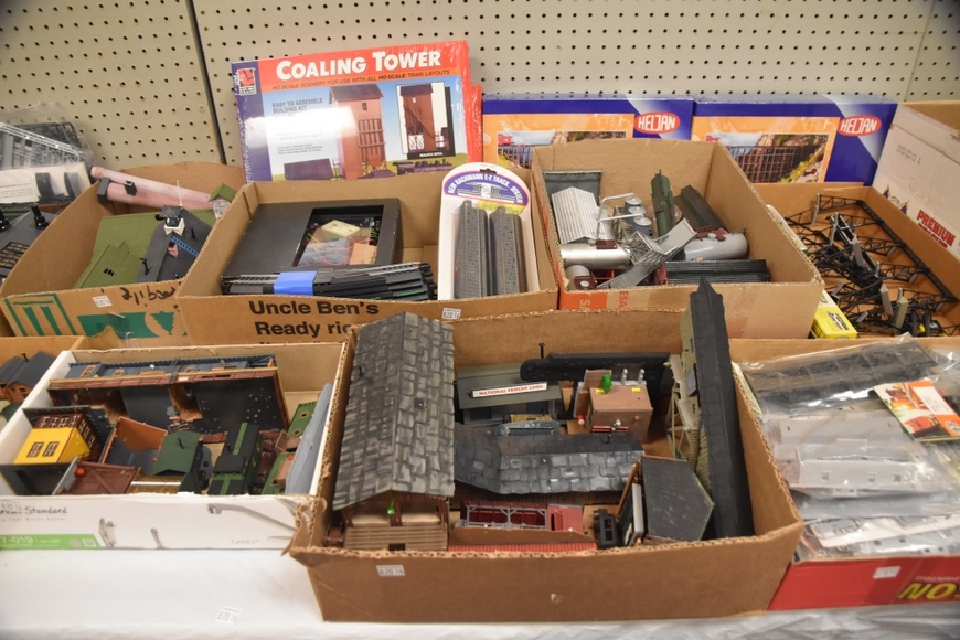 Image for Gallery/Estate and Vehicle Auction: 6-28-18