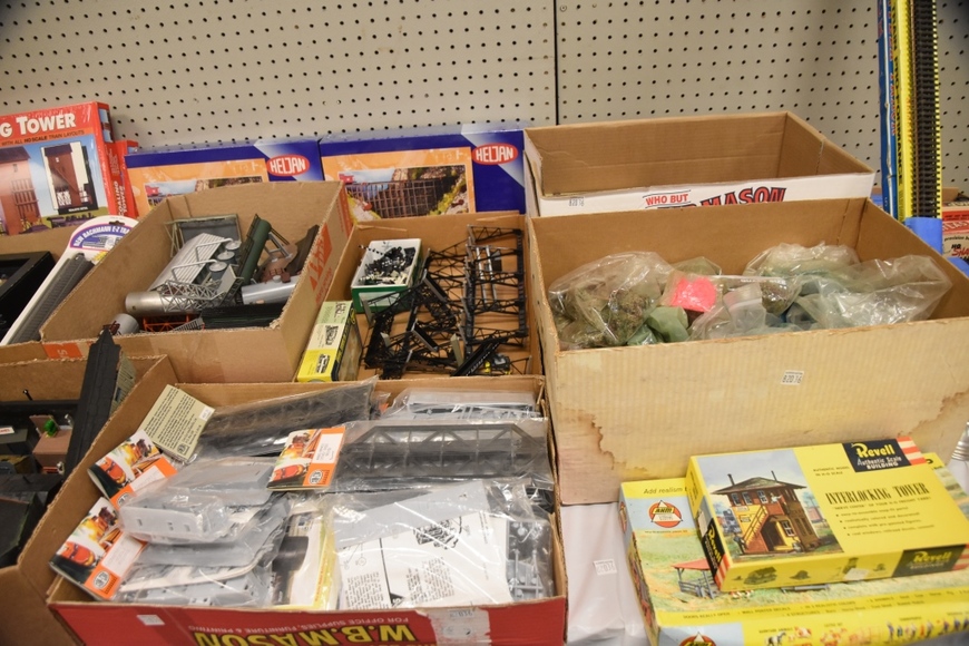 Image for Gallery/Estate and Vehicle Auction: 6-28-18