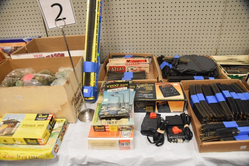 Image for Gallery/Estate and Vehicle Auction: 6-28-18