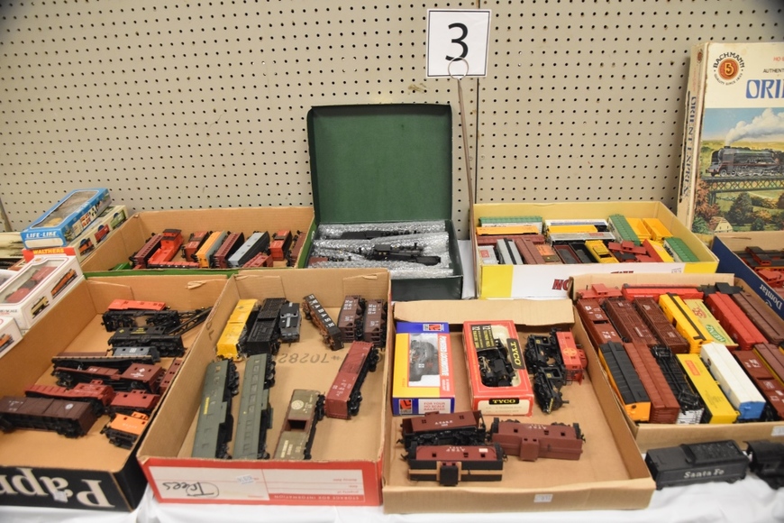 Image for Gallery/Estate and Vehicle Auction: 6-28-18