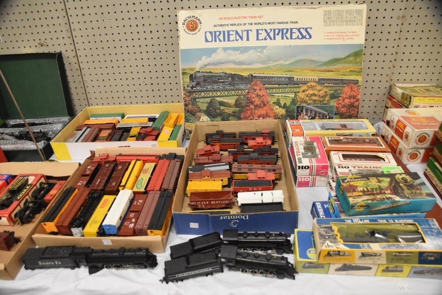 Image for Gallery/Estate and Vehicle Auction: 6-28-18