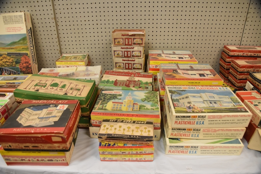 Image for Gallery/Estate and Vehicle Auction: 6-28-18