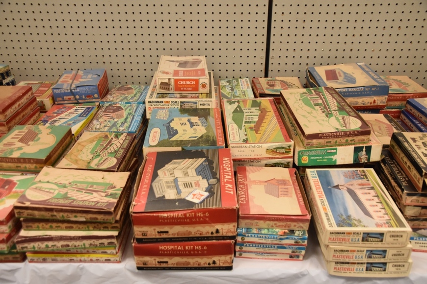 Image for Gallery/Estate and Vehicle Auction: 6-28-18