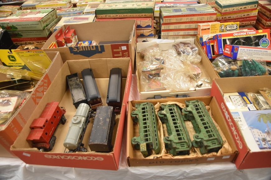 Image for Gallery/Estate and Vehicle Auction: 6-28-18