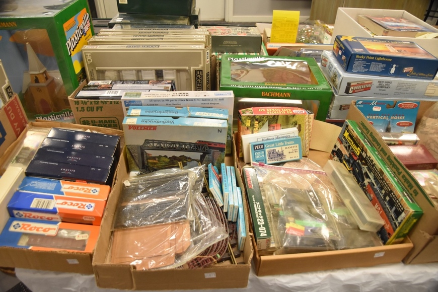 Image for Gallery/Estate and Vehicle Auction: 6-28-18