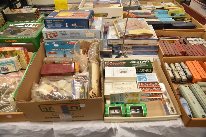 Image for Gallery/Estate and Vehicle Auction: 6-28-18