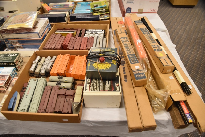 Image for Gallery/Estate and Vehicle Auction: 6-28-18