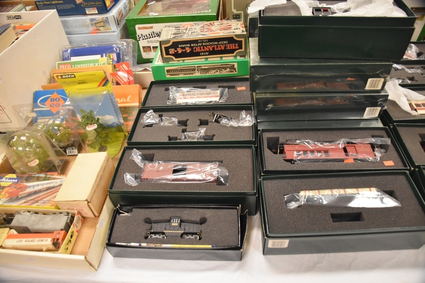 Image for Gallery/Estate and Vehicle Auction: 6-28-18