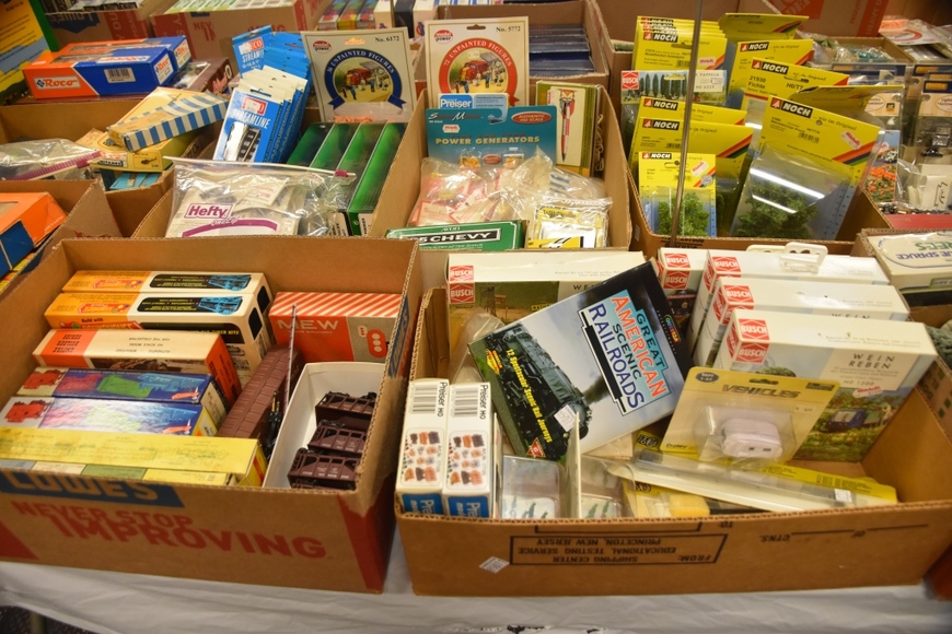 Image for Gallery/Estate and Vehicle Auction: 6-28-18