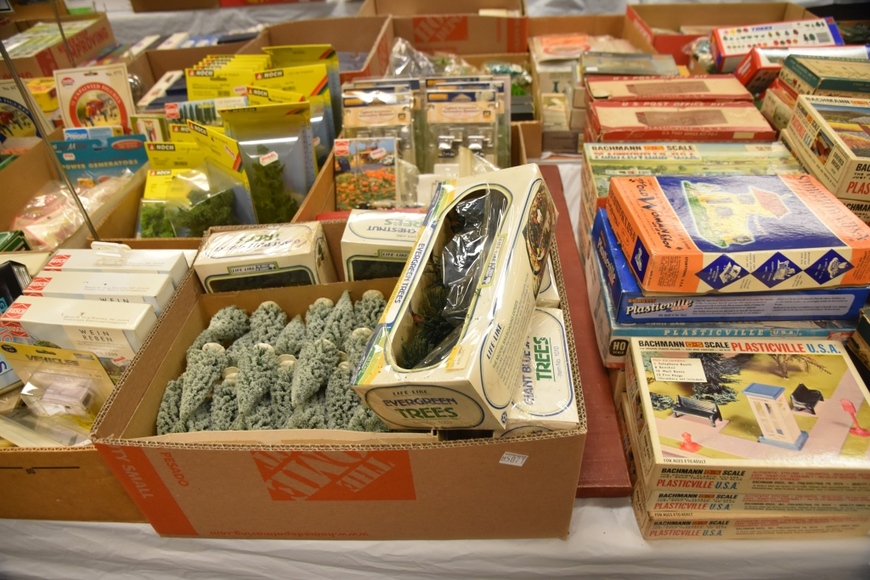 Image for Gallery/Estate and Vehicle Auction: 6-28-18