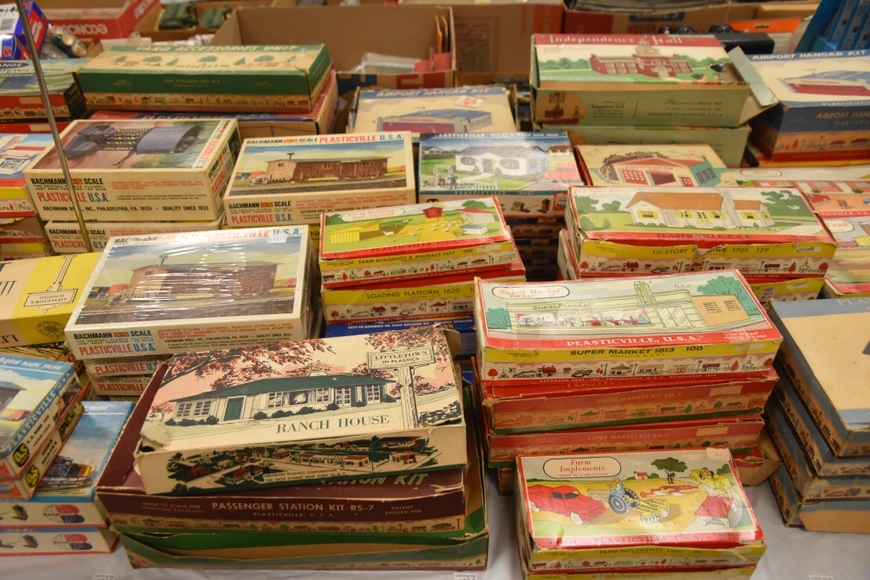 Image for Gallery/Estate and Vehicle Auction: 6-28-18