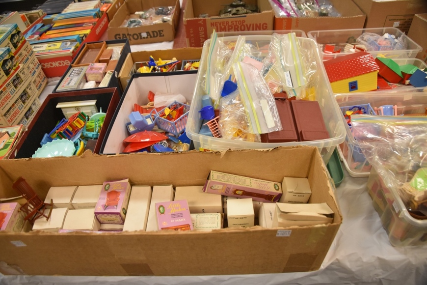 Image for Gallery/Estate and Vehicle Auction: 6-28-18