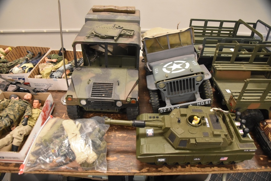 Image for Gallery/Estate and Vehicle Auction: 6-28-18