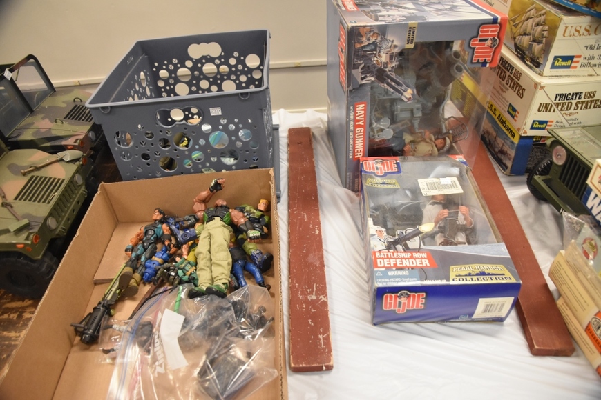 Image for Gallery/Estate and Vehicle Auction: 6-28-18