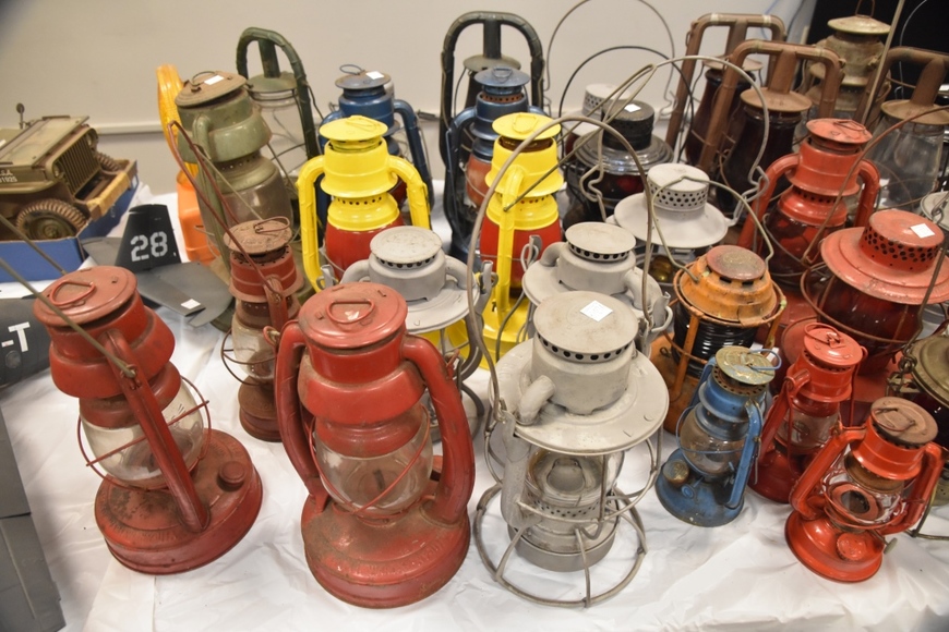 Image for Gallery/Estate and Vehicle Auction: 6-28-18