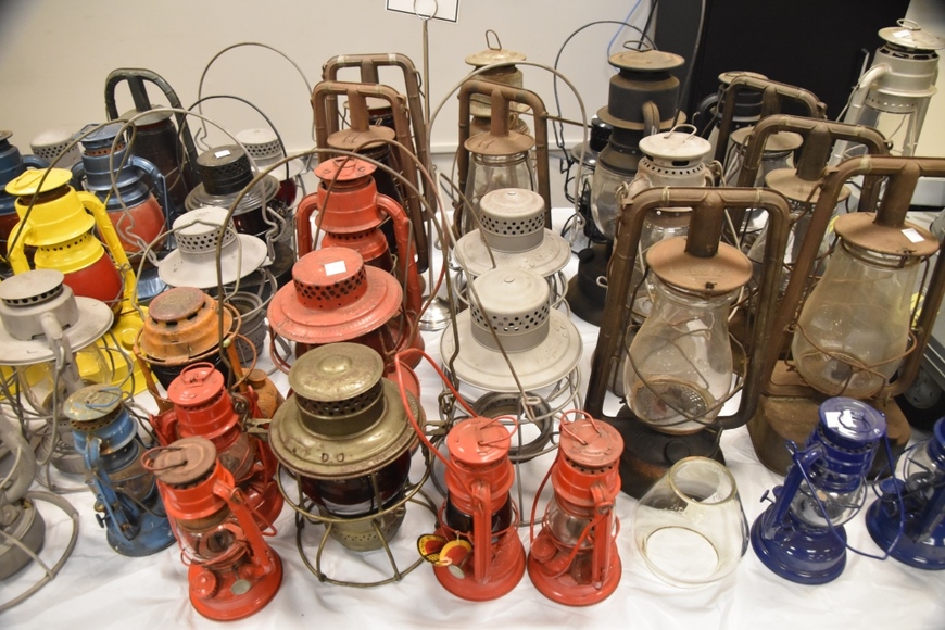 Image for Gallery/Estate and Vehicle Auction: 6-28-18