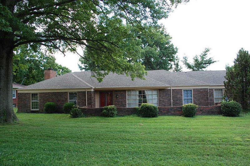 Image for 6300 Regal Rd., Louisville 40222 (with published reserve)