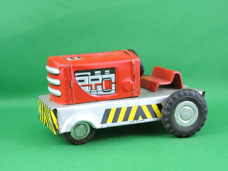 YARD PULLER METAL TOY