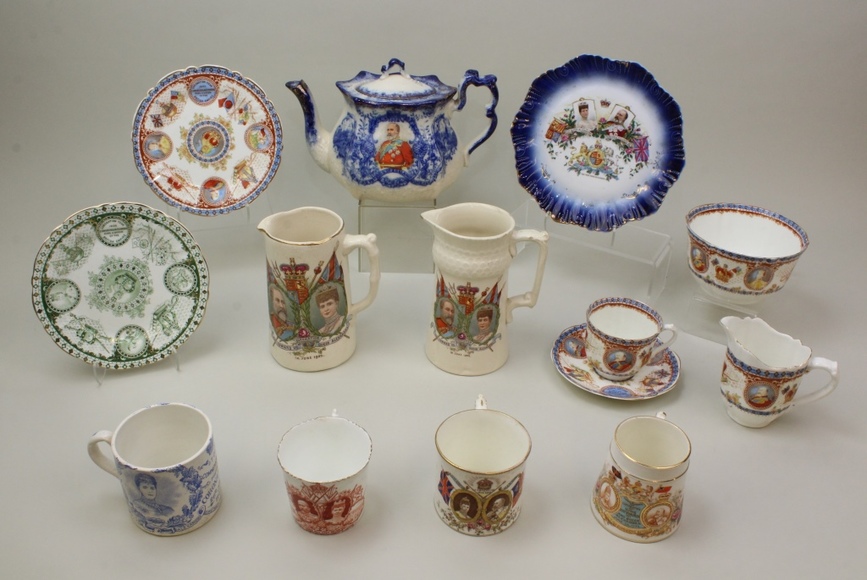 Image for Alderfer Simulcast: Single Owner - The Hellyer Collection - featuring Books, Decorative, Sterling, Clocks, Furnishings and Fine Art: 8-23-18