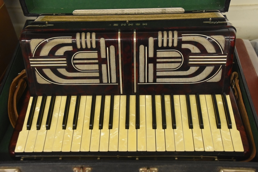 Image for Gallery/Estate Auction with Toys and Disney Collectibles & Musical Instruments: 7-26-18