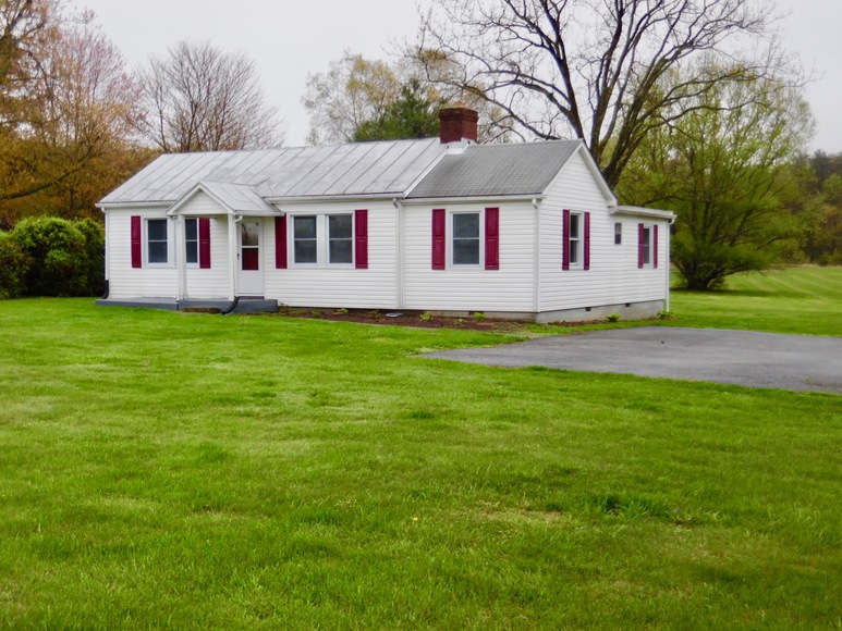 3 BR/2 BA Home on 4.6 +/ Acres in Orange County, VA