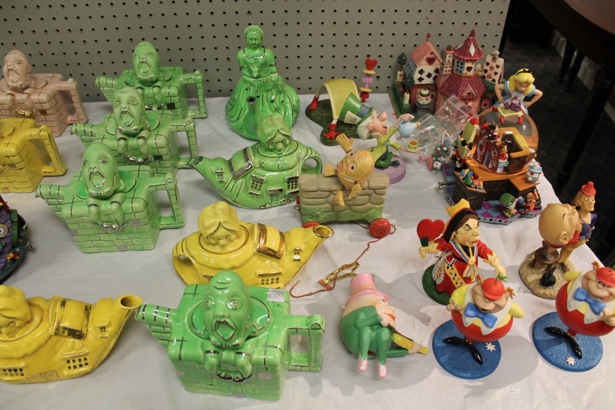 Image for Gallery/Estate Auction with Toys and Disney Collectibles & Musical Instruments: 7-26-18