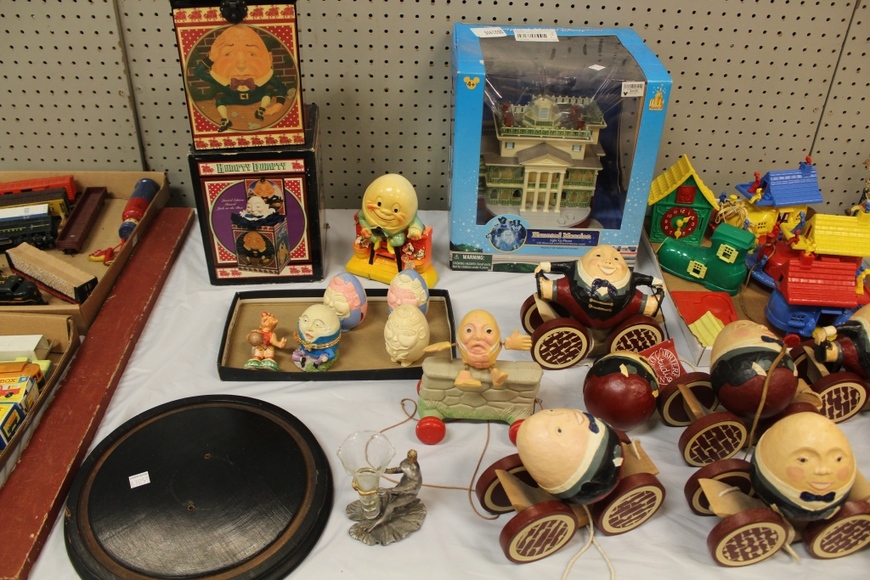 Image for Gallery/Estate Auction with Toys and Disney Collectibles & Musical Instruments: 7-26-18