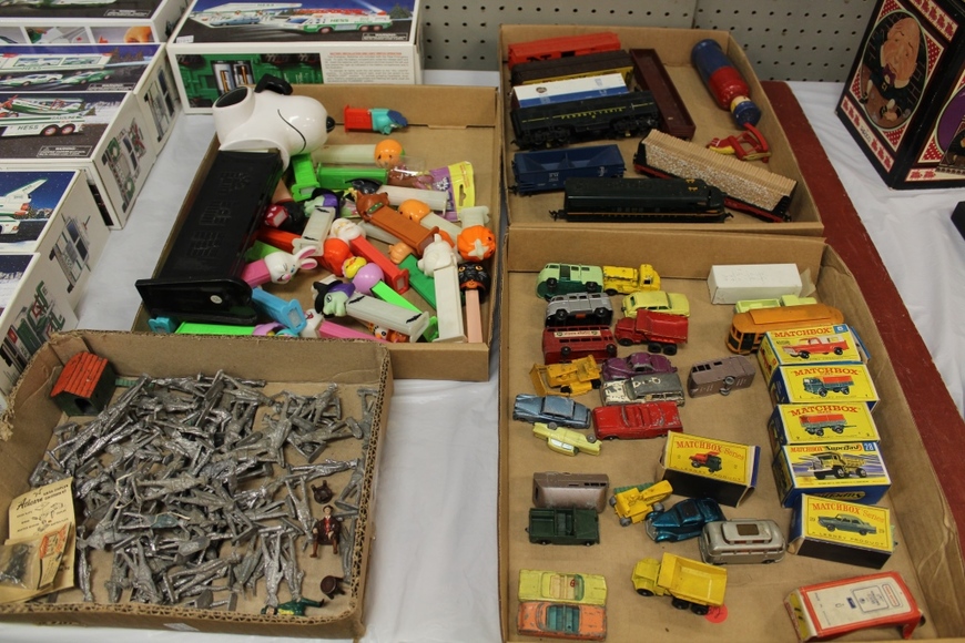 Image for Gallery/Estate Auction with Toys and Disney Collectibles & Musical Instruments: 7-26-18