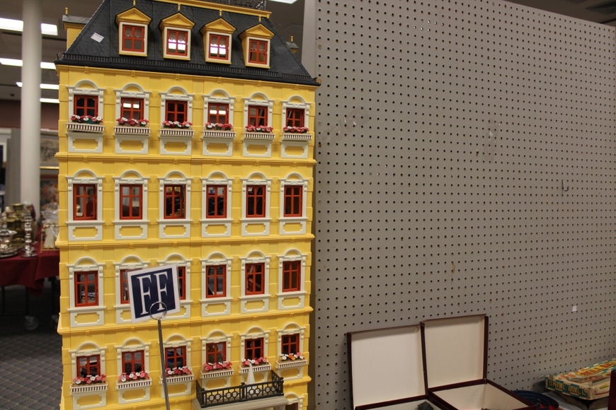 Image for Gallery/Estate Auction with Toys and Disney Collectibles & Musical Instruments: 7-26-18