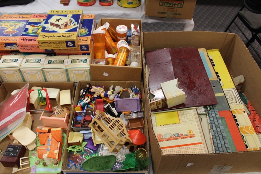 Image for Gallery/Estate Auction with Toys and Disney Collectibles & Musical Instruments: 7-26-18