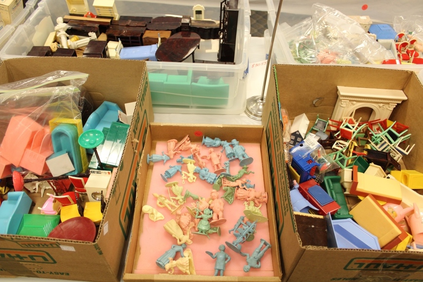 Image for Gallery/Estate Auction with Toys and Disney Collectibles & Musical Instruments: 7-26-18