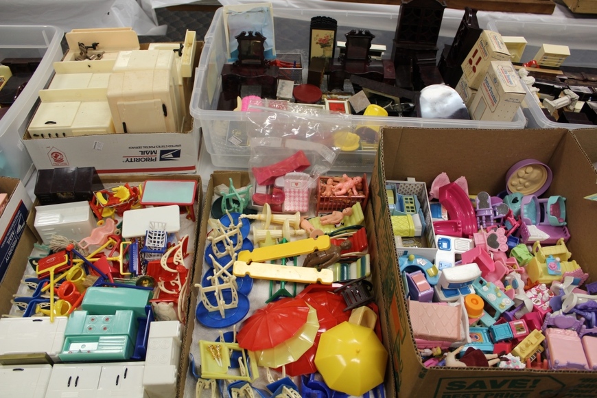 Image for Gallery/Estate Auction with Toys and Disney Collectibles & Musical Instruments: 7-26-18