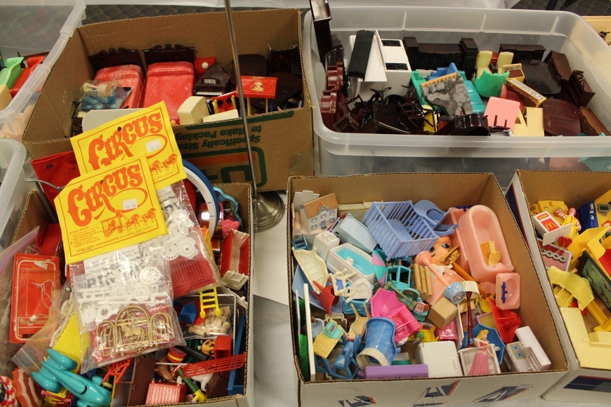 Image for Gallery/Estate Auction with Toys and Disney Collectibles & Musical Instruments: 7-26-18