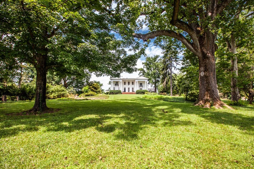 Image for 6 BR/6.5 BA Estate on 8.8 +/- Acres ** Indoor Pool ** 4 Bay Garage w/2 BR/2 BA Apartment--Fauquier County, VA