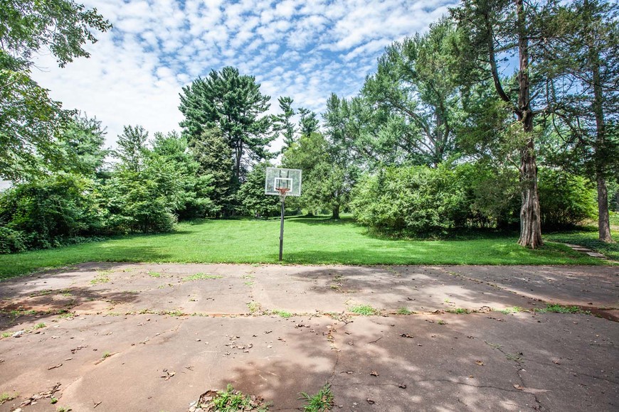 Image for 6 BR/6.5 BA Estate on 8.8 +/- Acres ** Indoor Pool ** 4 Bay Garage w/2 BR/2 BA Apartment--Fauquier County, VA