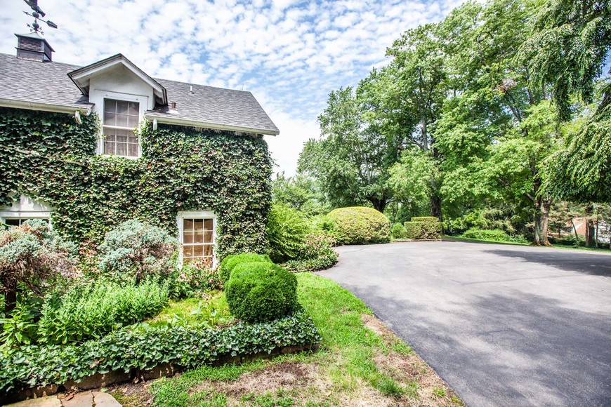 Image for 6 BR/6.5 BA Estate on 8.8 +/- Acres ** Indoor Pool ** 4 Bay Garage w/2 BR/2 BA Apartment--Fauquier County, VA