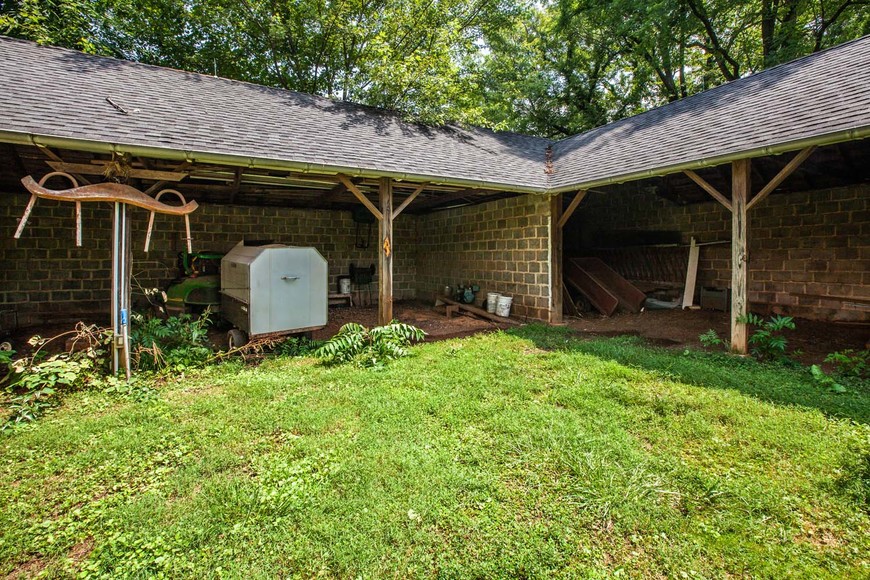 Image for 6 BR/6.5 BA Estate on 8.8 +/- Acres ** Indoor Pool ** 4 Bay Garage w/2 BR/2 BA Apartment--Fauquier County, VA