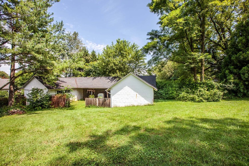 Image for 6 BR/6.5 BA Estate on 8.8 +/- Acres ** Indoor Pool ** 4 Bay Garage w/2 BR/2 BA Apartment--Fauquier County, VA