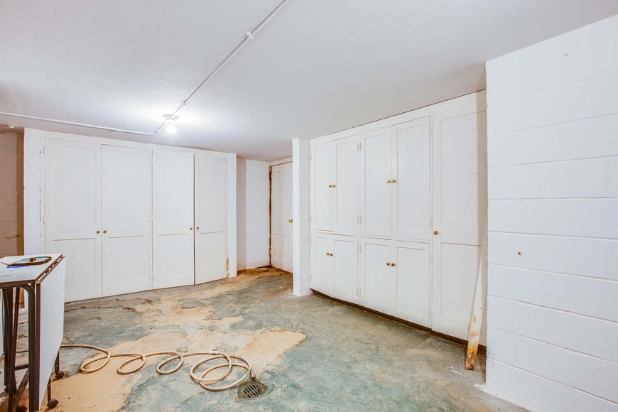 Image for 6 BR/6.5 BA Estate on 8.8 +/- Acres ** Indoor Pool ** 4 Bay Garage w/2 BR/2 BA Apartment--Fauquier County, VA