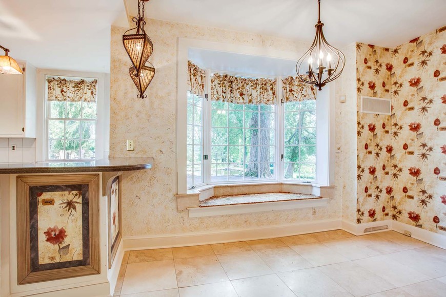 Image for 6 BR/6.5 BA Estate on 8.8 +/- Acres ** Indoor Pool ** 4 Bay Garage w/2 BR/2 BA Apartment--Fauquier County, VA