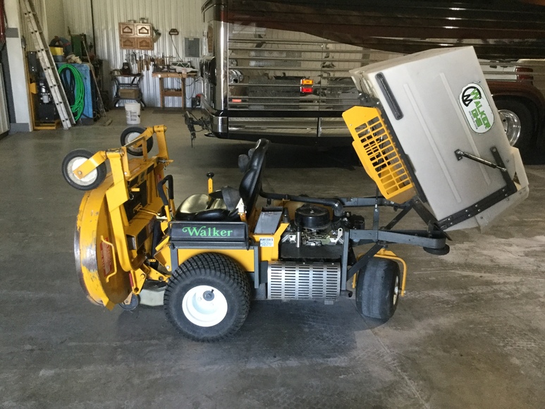 Image for WALKER MOWER AUCTION - SUCCESSFUL AUCTION - SOLD $5,775.00