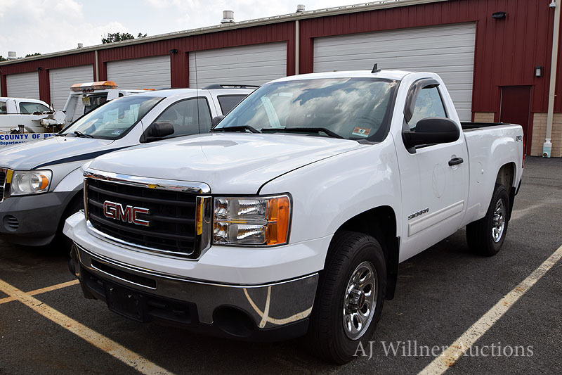 Late Model GMC Pick Up