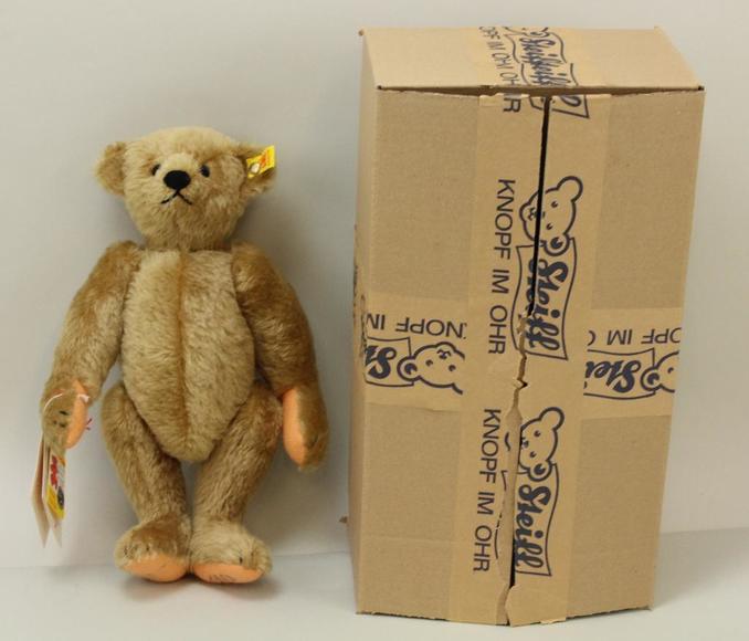 Image for Live and Online Doll Auction - From the Collections of Rosemarie Snyder and Regina Steele (Part Two) and the Estate of Grace Olsen: 10-3-18