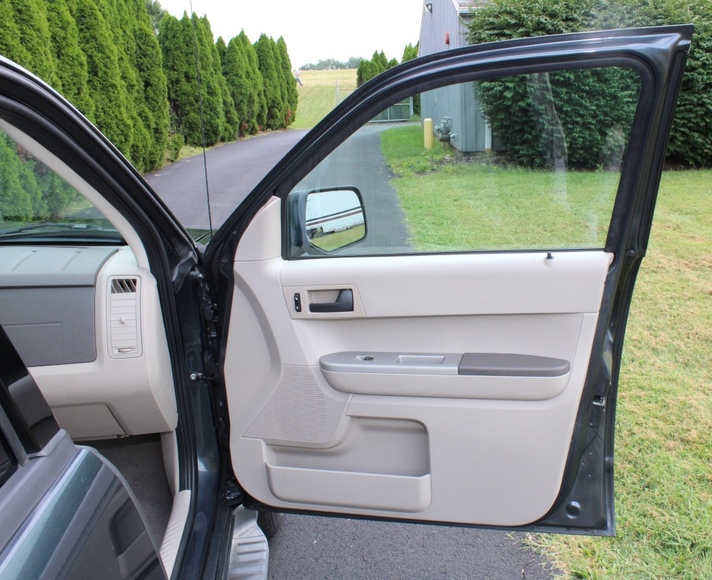 Image for Galler/Estate and Vehicle Auction with Sports Memorabilia: 9-27-18