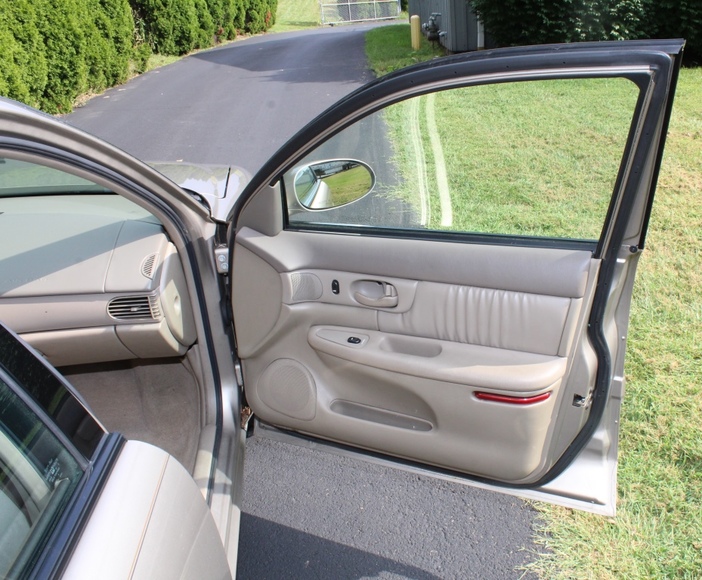 Image for Galler/Estate and Vehicle Auction with Sports Memorabilia: 9-27-18